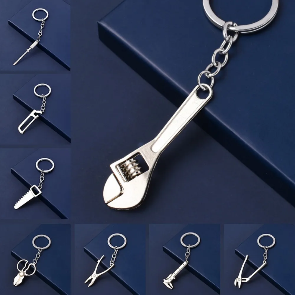 Strumento di simulazione Portachiavi Chiave creativa in metallo Cacciavite Portachiavi con martello Piccolo ciondolo regalo