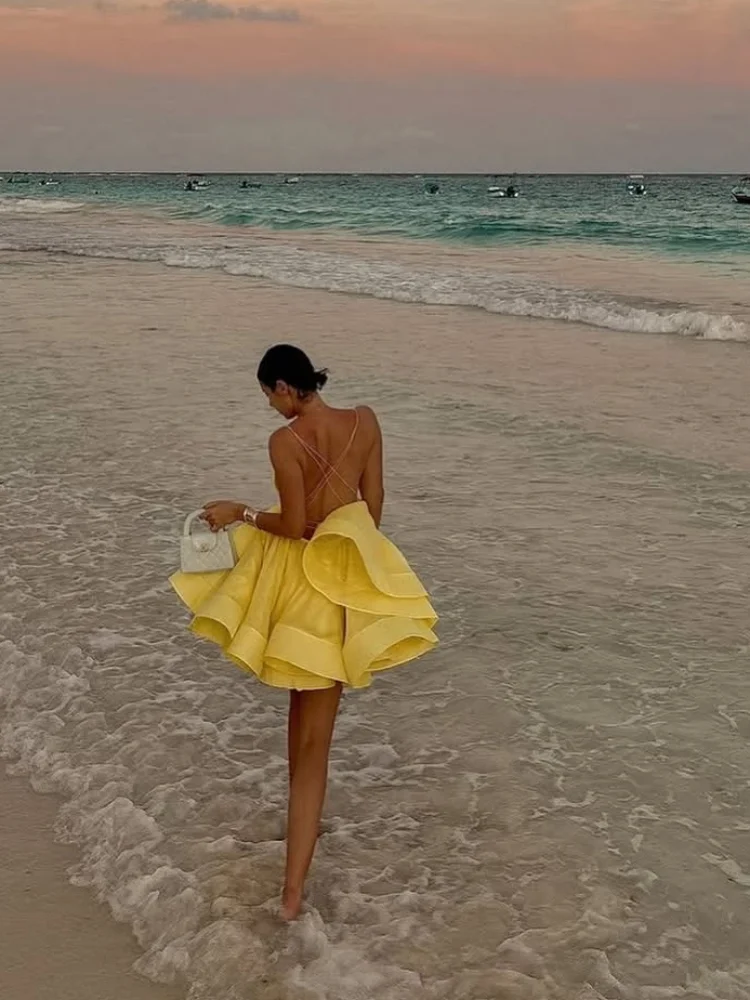 섹시한 백 레이스 레이스 업 느슨한 Pleated 밑단 미니 드레스 여성 민소매 높은 허리 a 라인 드레스 2025 New Yellow Vocation Partywear