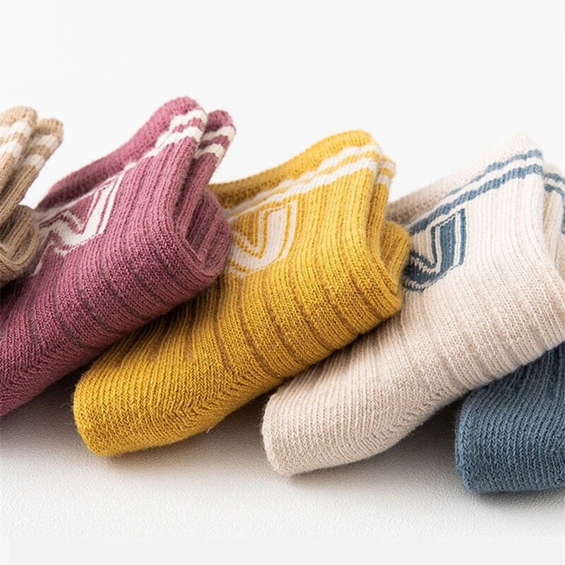 3 pares de meias de bebê com letras de malha de algodão macio, meias longas até o joelho para crianças pequenas, meninos e meninas, meias listradas fofas