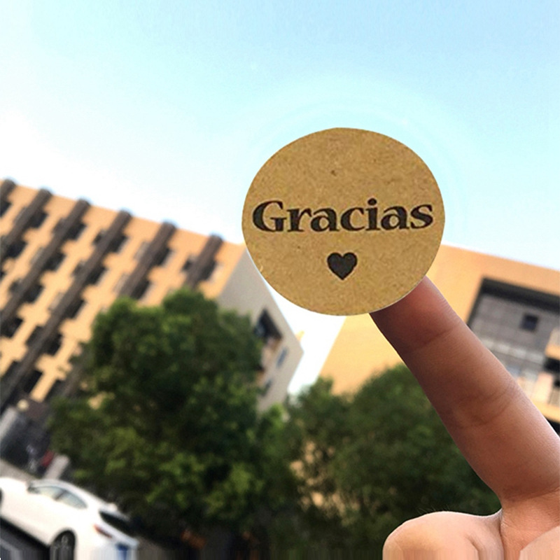 100-500Pcs/ม้วนสเปน Handmade With Love สติกเกอร์สำหรับแพคเกจคราฟท์ธรรมชาติ1นิ้วขอบคุณสติกเกอร์งานแต่งงานเบเกอรี่ตกแต่ง