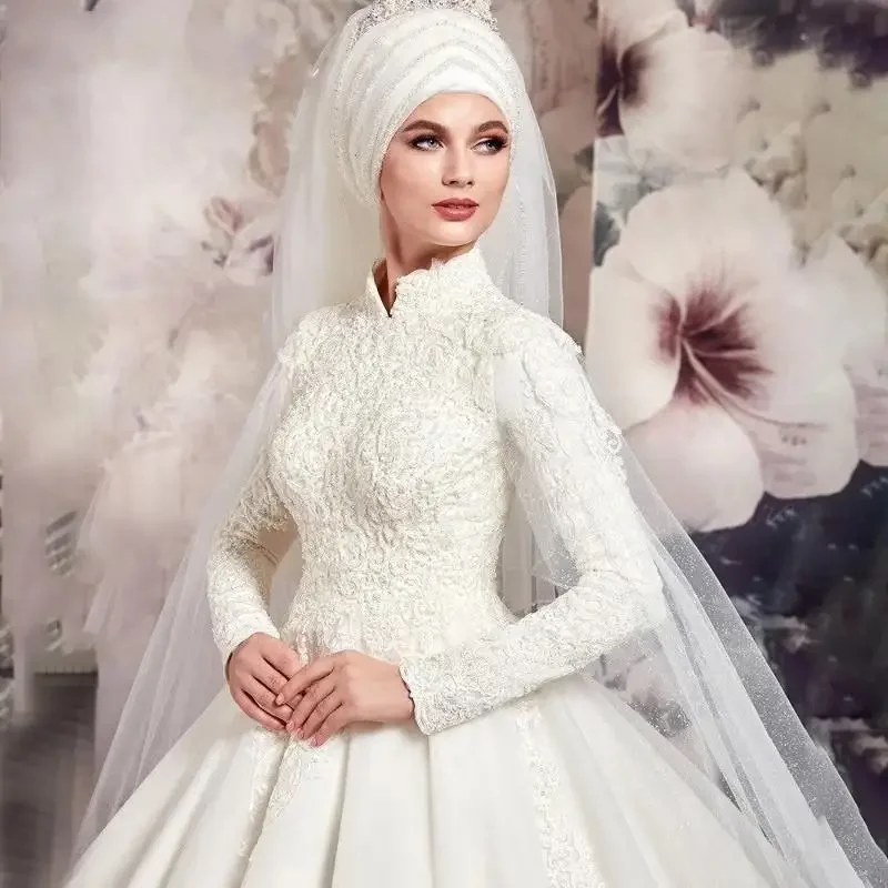 Abito da sposa classico con applicazioni in pizzo a collo alto Sweep Train maniche lunghe Abiti da sposa vintage da chiesa musulmani a-line personalizzati