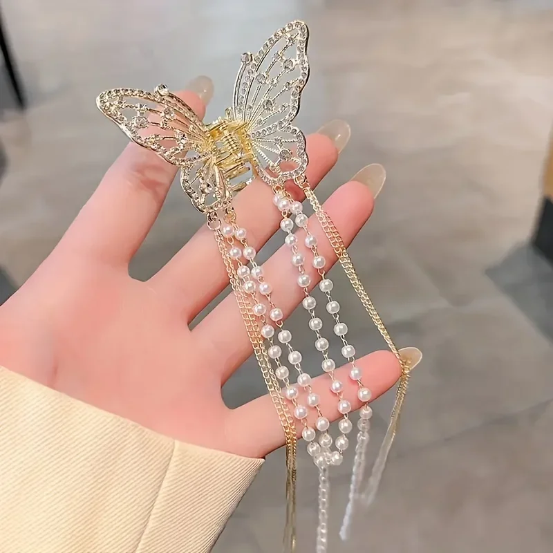 1 個のフルダイヤモンド中空蝶タッセルヘアアクセサリー、パールビーズチェーン後頭部グラブクリップ、亜鉛合金サメクリップ