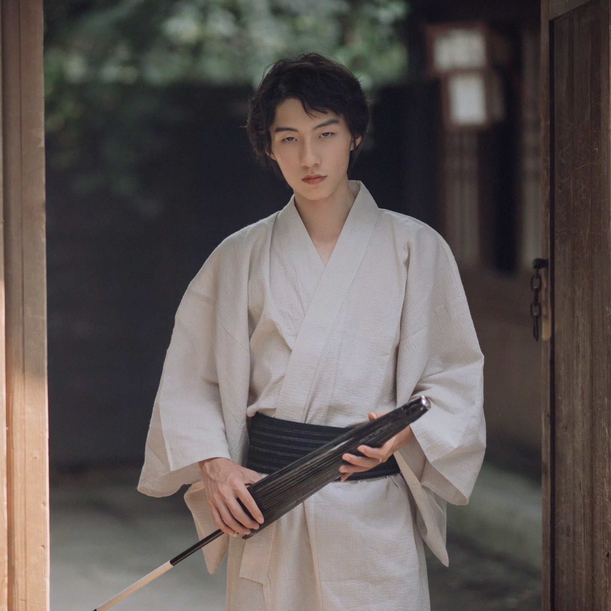 Verano azul marino japonés tradicional Samurai Kimono para hombres Yukata bata de baño Hekoobi estilo suelto ropa de casa cinturón vestido largo de algodón