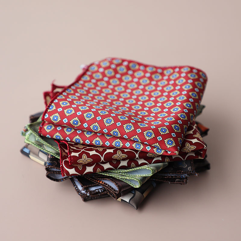 23 ซม.ลายสก๊อตดอกไม้พิมพ์พ็อกเก็ตสแควร์ Mens สีน้ําตาลสีเขียวผ้าเช็ดหน้าผ้าไหมโพลีเอสเตอร์ผ้าเช็ดตัว Tuxedo Hanky Cravat