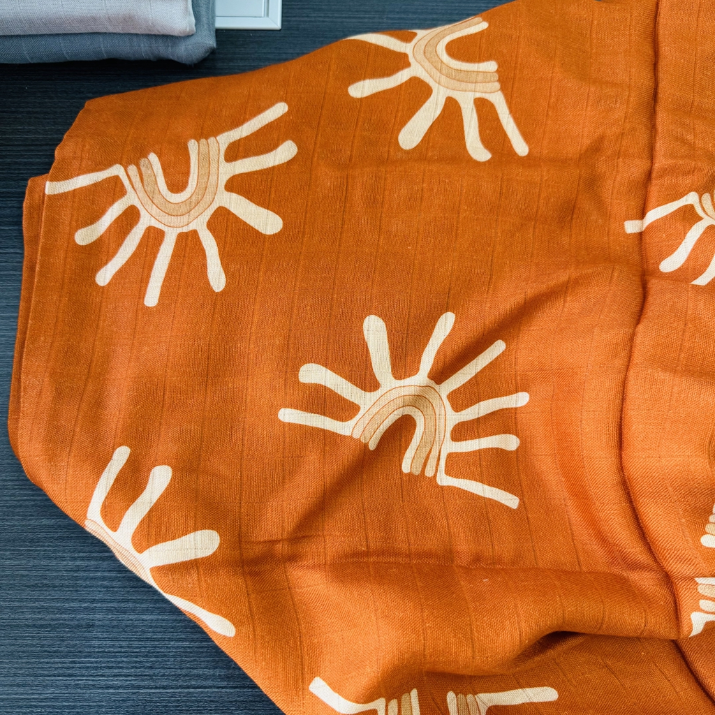 2025 NOVO Algodão Orgânico Quente Estilos Populares Swaddle Cobertor Personalizar Projetos Baixo MOQ Paris Swaddle