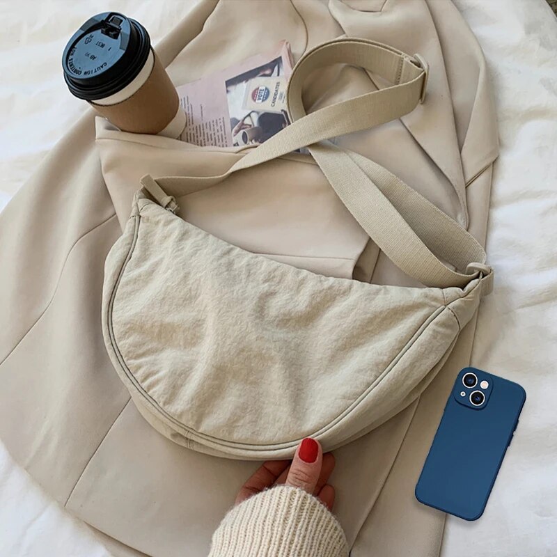 Novo simples e casual cor sólida náilon grande capacidade bolsa de bolinho feminino bolsa de ombro para viagens e deslocamento