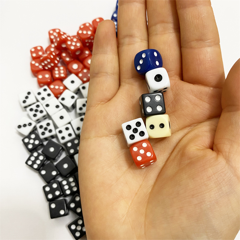 50 piezas de dados de punto cuadrado acrílico de 10mm, rompecabezas para juegos, dados de 6 caras, accesorio de juego DIY, Decider para fiestas de cumpleaños, cubo blanco/negro