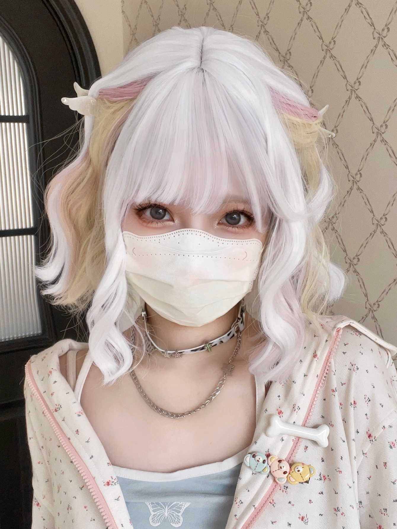 Perucas sintéticas com estrondo para mulheres, lolita, branco, cor rosa, curto, natural, cabelo ondulado, cosplay, resistente ao calor, 12 Polegada