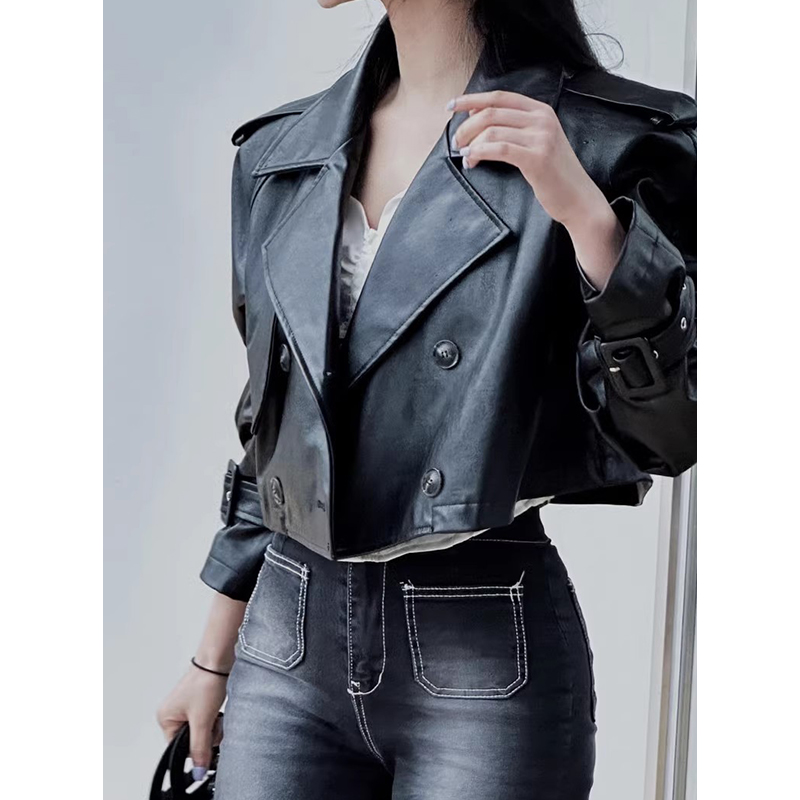 シックな秋のハイエンドの感触ルーズ多用途二列ボタン長袖 PU レザージャケットショートアウター女性のための