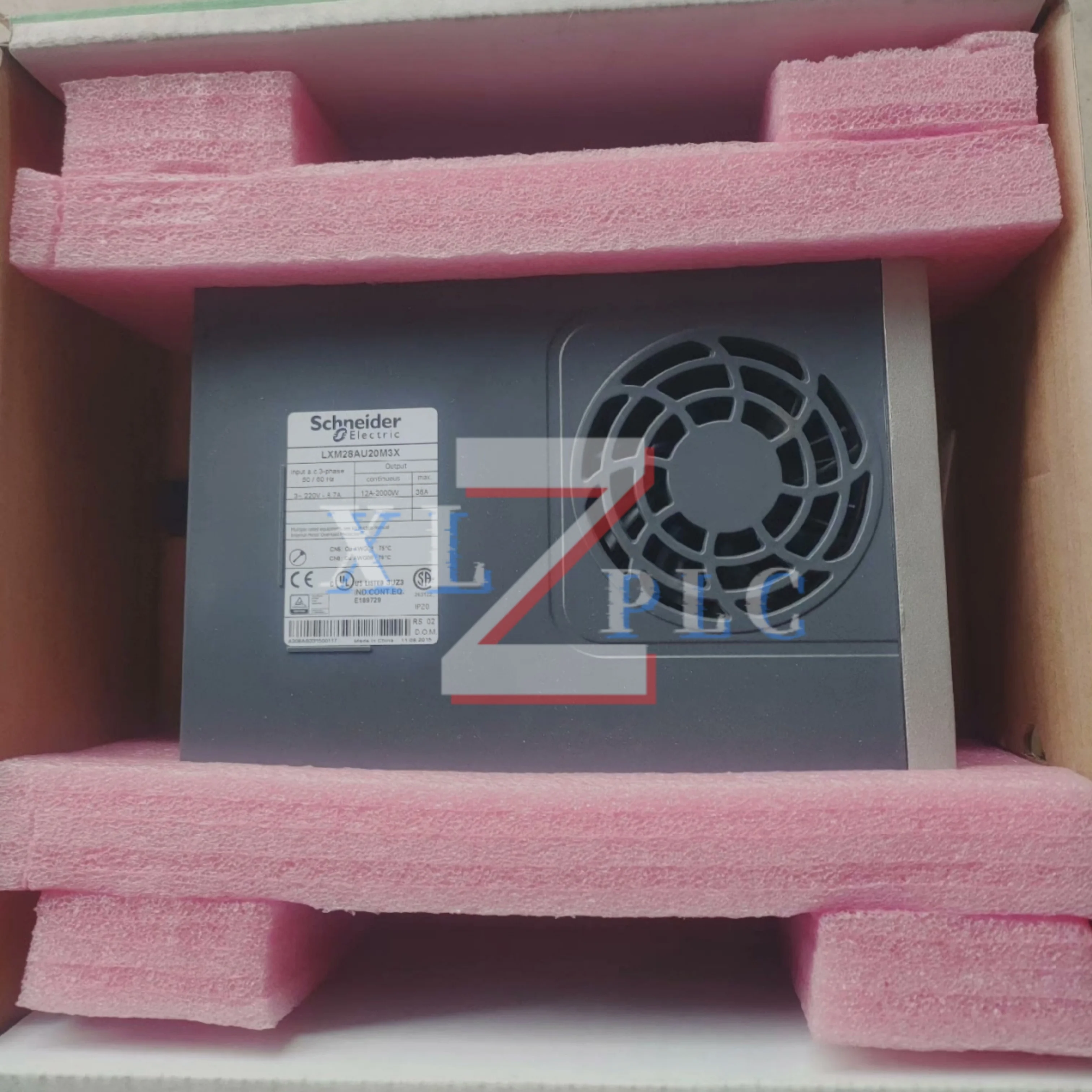 Сервопривод новый в наличии LXM28AU20M3X LXM32CD18N4