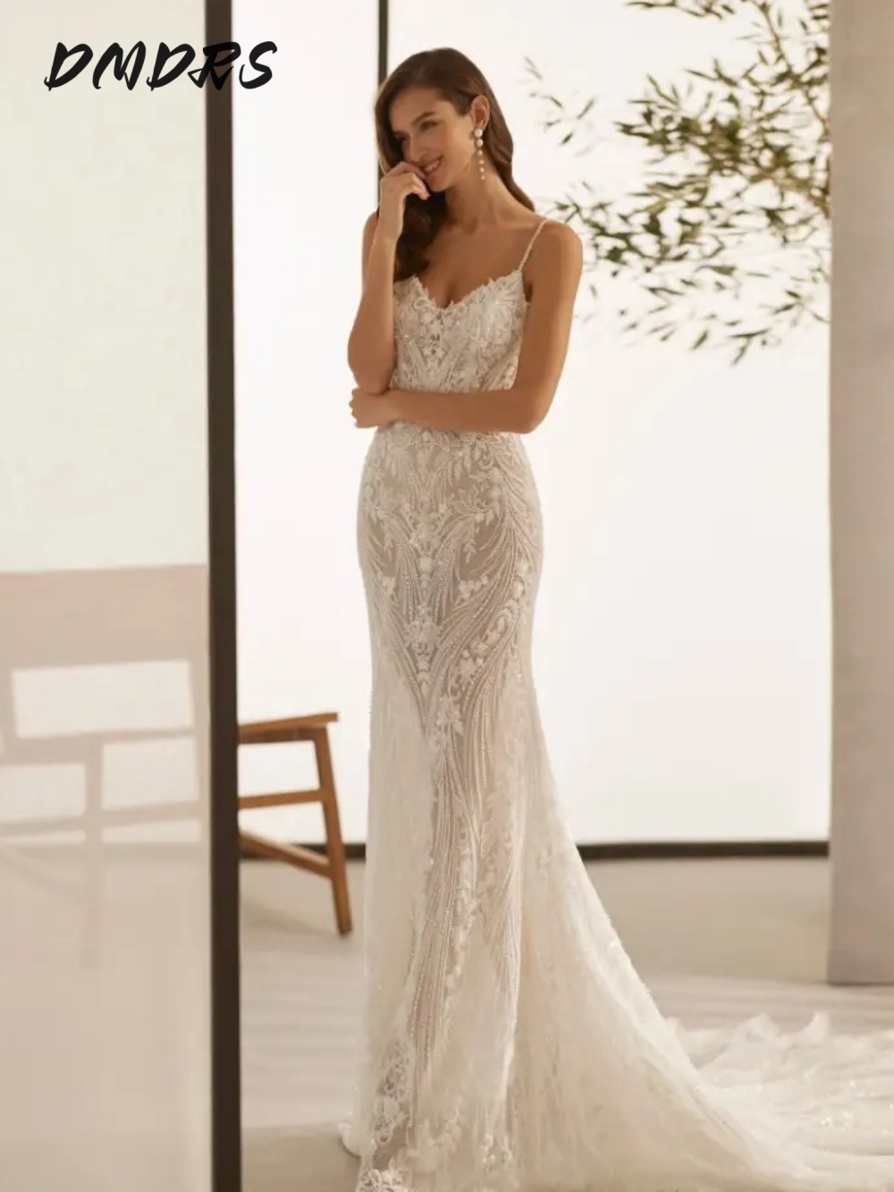 Элегантное свадебное платье на тонких бретельках 2025, сексуальное свадебное платье с v-образным вырезом, изящное платье трапециевидной формы с аппликацией длиной до пола, по индивидуальному заказу