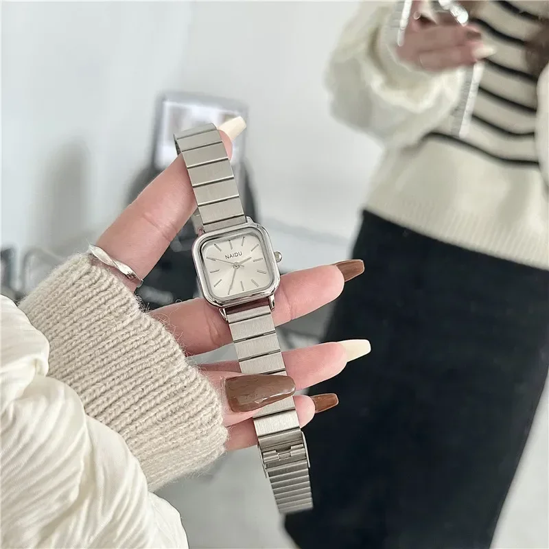ใหม่ยี่ห้อเหล็กสแควร์ควอตซ์นาฬิกา Retro Minimalist ขนาดเล็กนาฬิกานักเรียนหญิงนาฬิกาข้อมือ Dropshipping