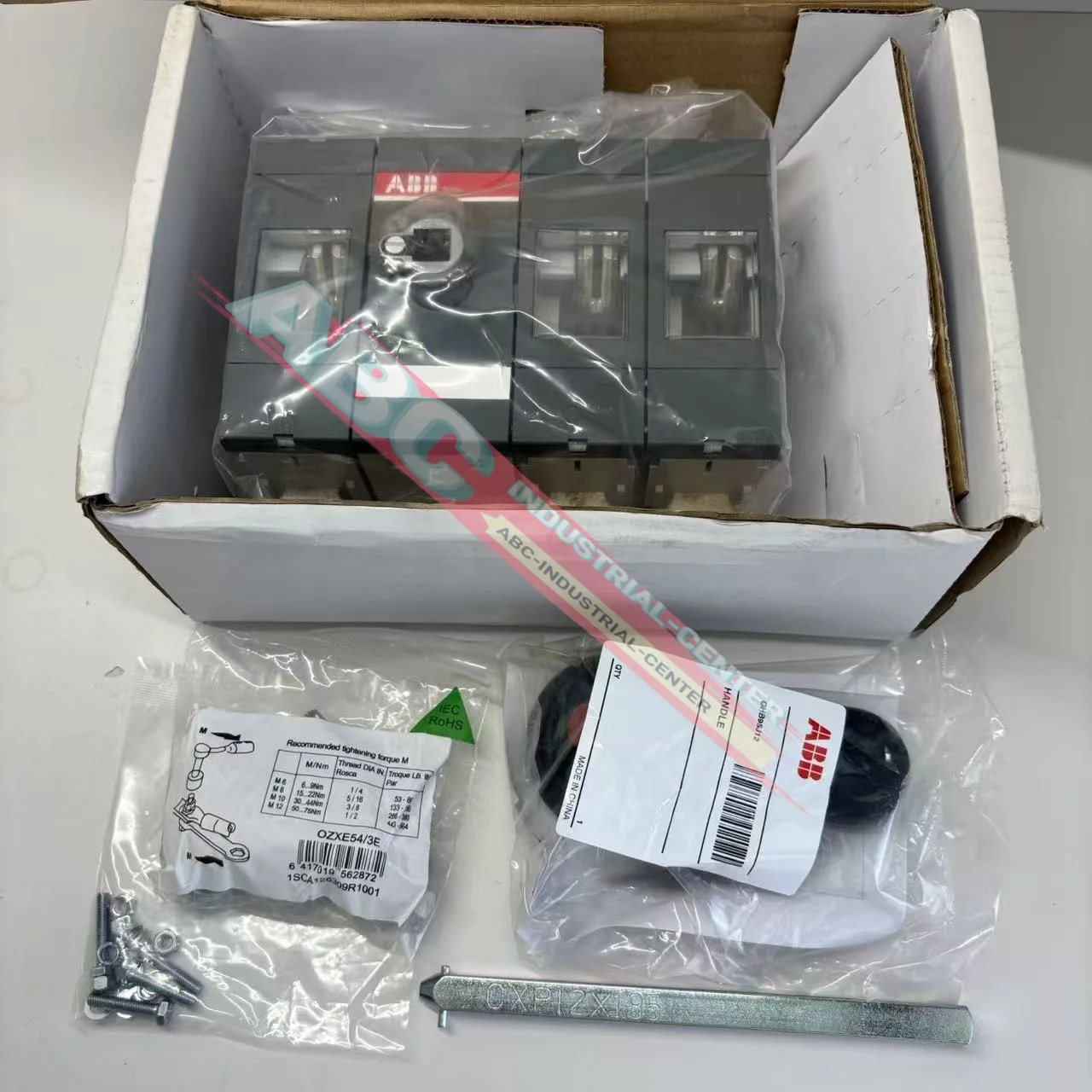Совершенно новый разъединитель OT315E12P 1SCA022727R4190