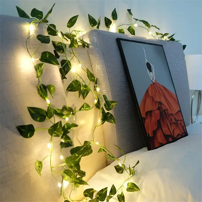 10M Green Leaf String Lights Powered By Artificial Batteries, Christmas Tree Wreath Lights Used for Courtyard Home Decoration