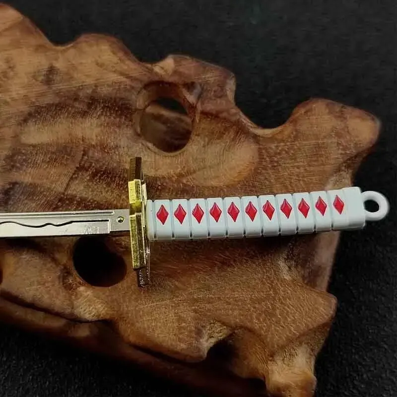 MINI Roronoa Zoro SAMURAI ดาบพวงกุญแจอะนิเมะพลาสติก Scabbard Key CHAIN แหวน Katana หัวเข็มขัดสําหรับชายคอสเพลย์ของเล่นเครื่องประดับของขวัญ