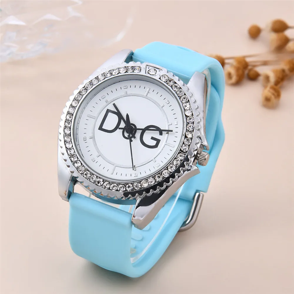 แบรนด์หรู DQG ผู้หญิงนาฬิกาสายหนัง Rhinestone Inlay Dial แฟชั่นนาฬิกาควอตซ์ผู้หญิงนาฬิกาของขวัญ