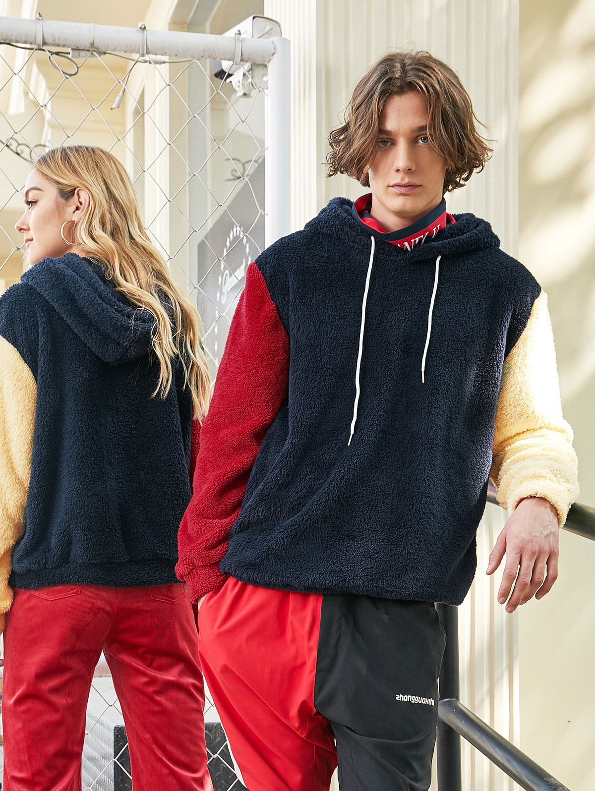 ZAFUL Farbblockierender, flauschiger Fleece-Pullover-Hoodie mit Spleißen