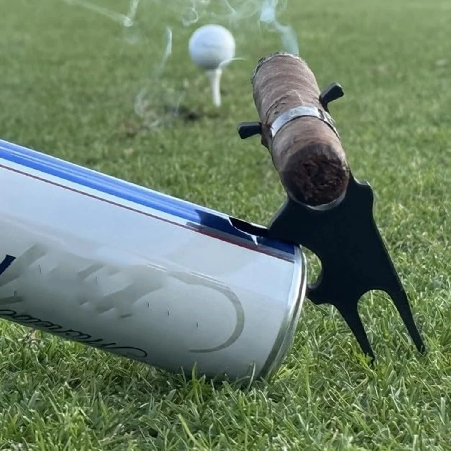 1 ピース/2 ピースゴルフマルチツールユニバーサルシガークリップビールとディボットツール磁気ゴルフカートシガーホルダークリップゴルフカートアクセサリー