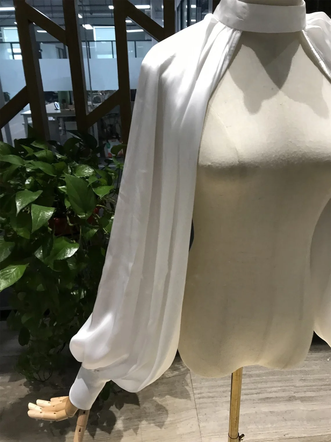 ชีฟองคราบแขวนคอแขนยาว Halter ชุดแต่งงานแขนเจ้าสาวอุปกรณ์เสริมพัฟที่ถอดออกได้ถุงมือที่ถอดออกได้