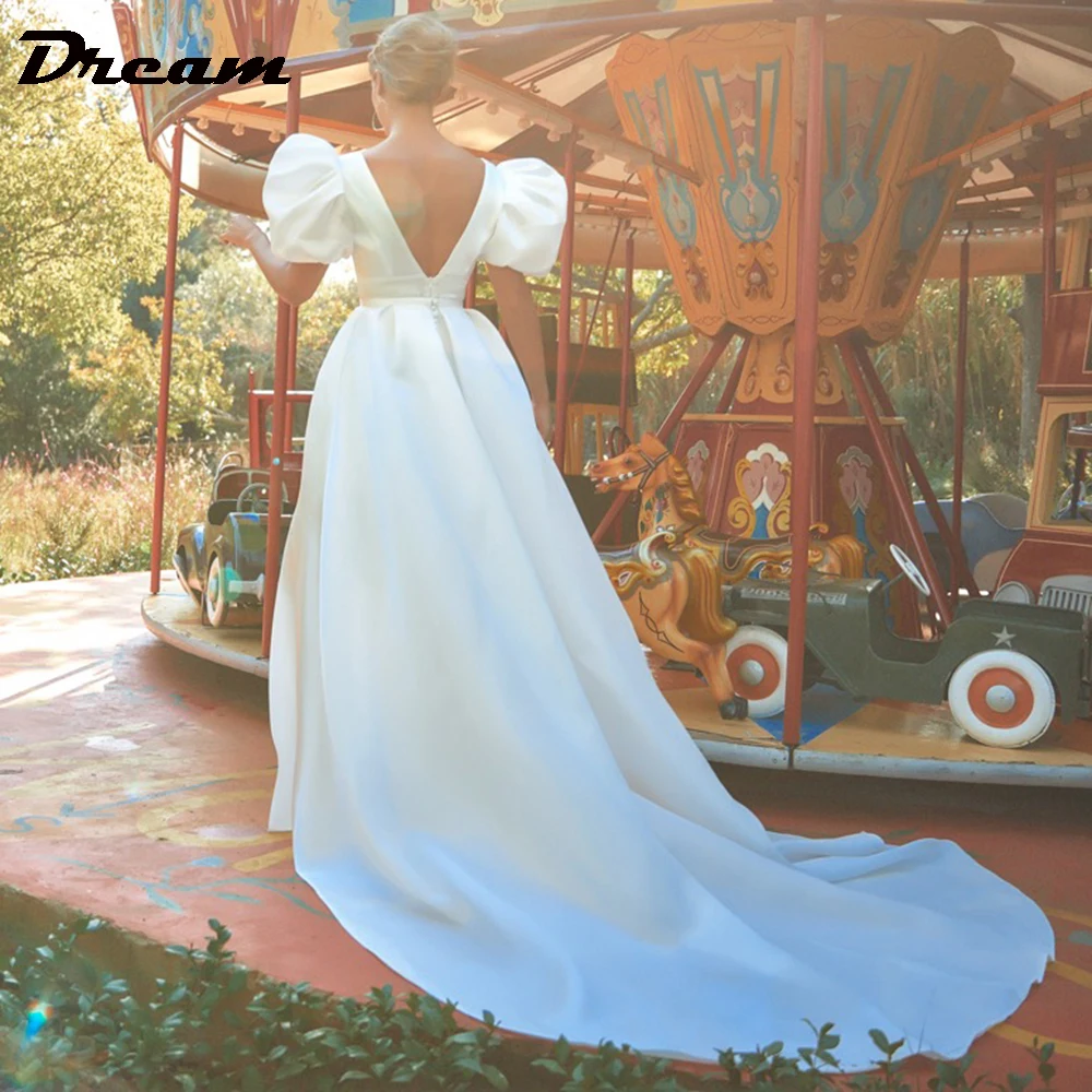 DREAM ที่กําหนดเอง 2 ชิ้นซาติน V คอชายหาดชุดแต่งงานสั้น Backless แขนสั้น A-Line Elegant Mini ชุดเจ้าสาว 2025