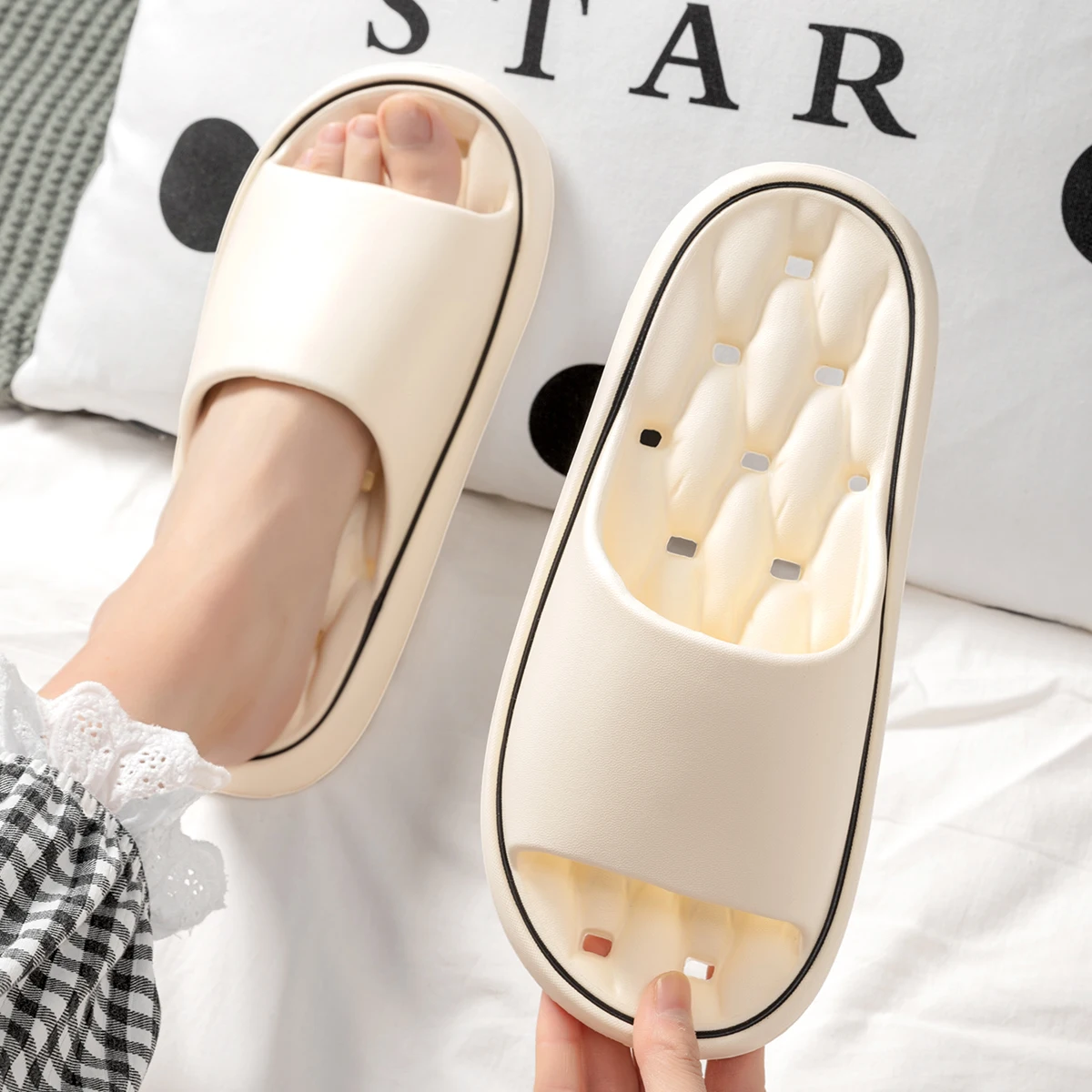 Verão feminino chinelos de banheiro eva com vazamento casa sandálias confortáveis macio antiderrapante slides interior masculino secagem rápida flip flops