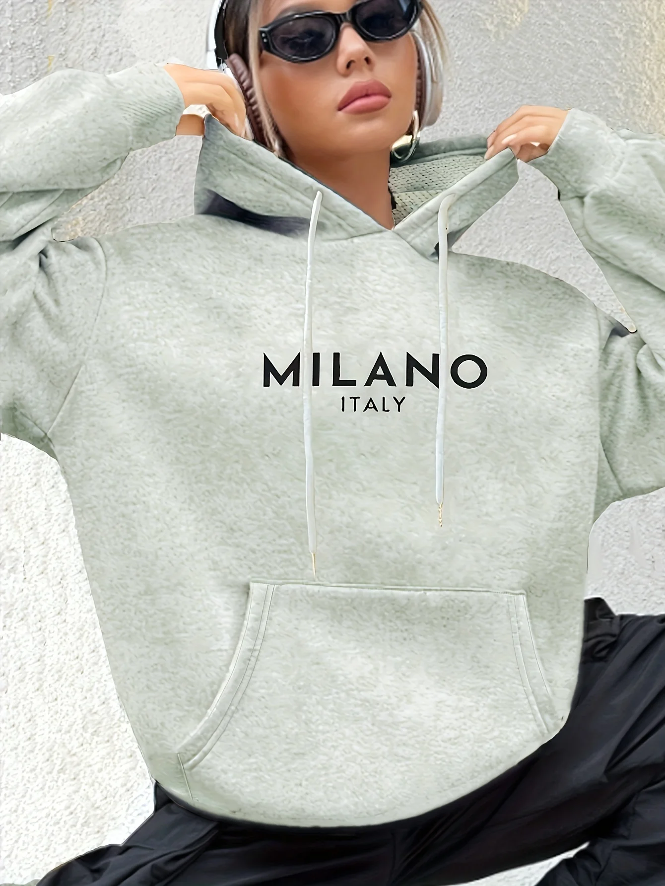 Moletom com capuz de poliéster Milano Italy para mulheres 100% tecido de malha com estampa de alfabeto casual moletom de manga comprida com bolso