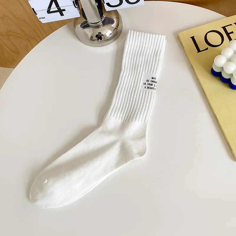 2023 nuevos calcetines de hombre Harajuku moda carta divertido monopatín calcetines frescos Unisex para mujer Casual calcetines largos de algodón de barril