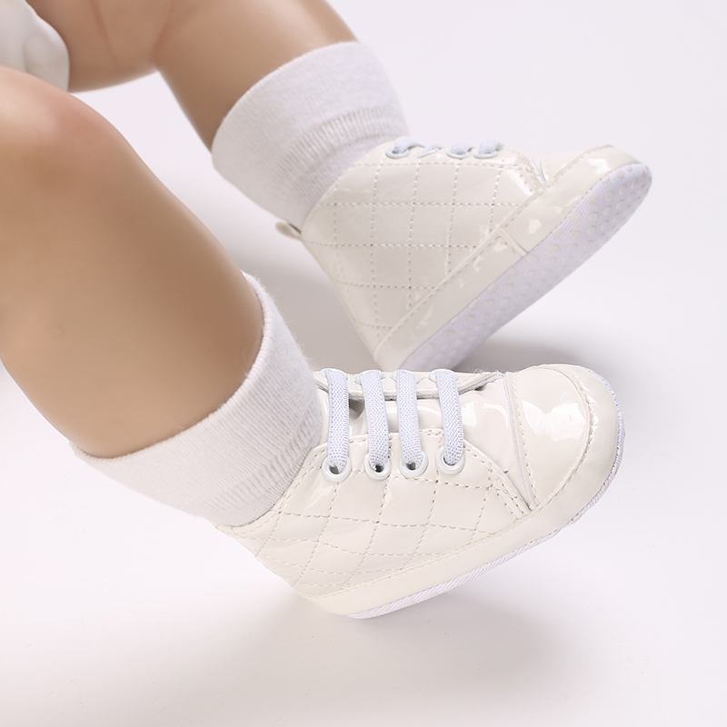 Spring and Autumn Newborn Black Shiny Leather High Top Walking Shoes for Leisure and Versatile First Step Walking Shoes