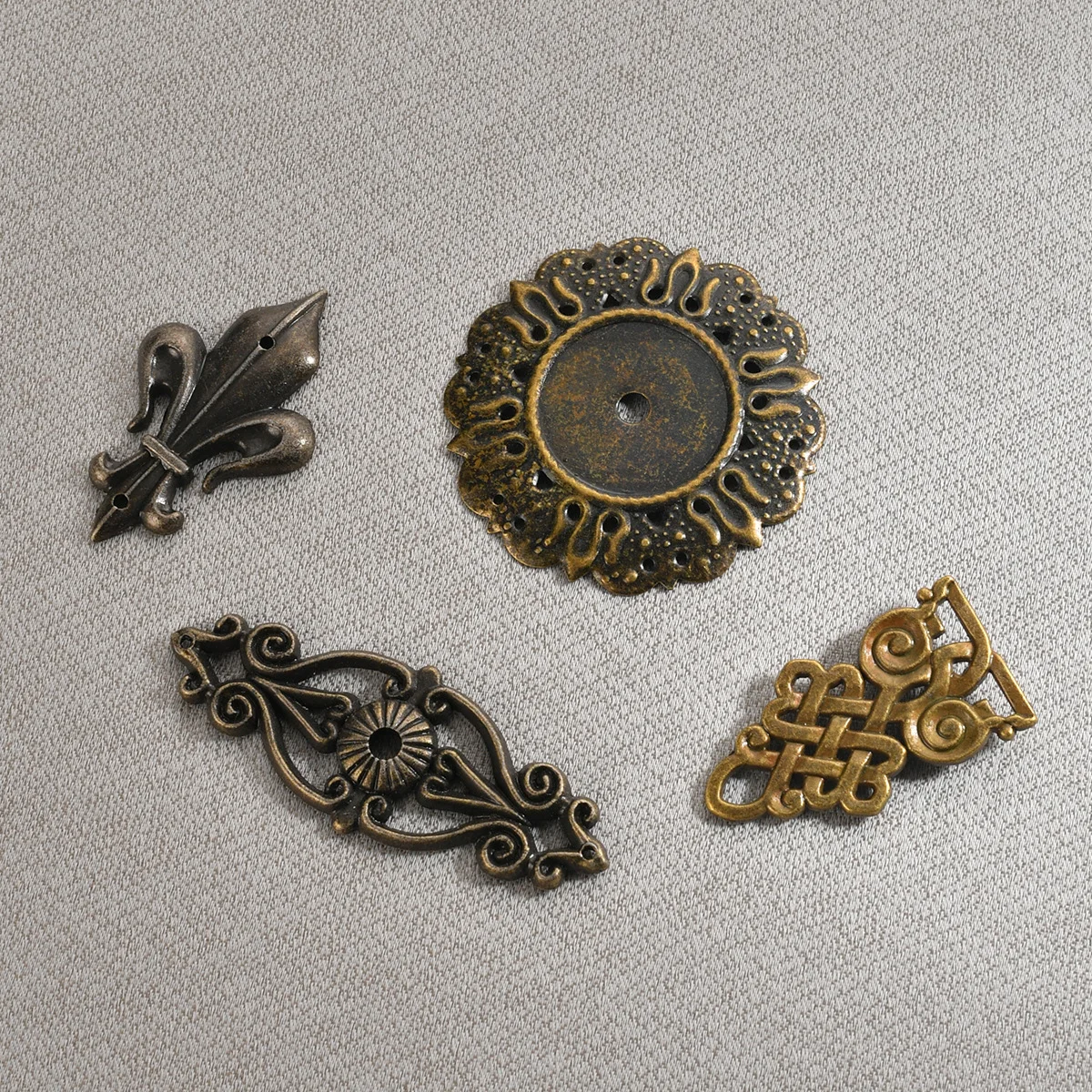 Antike Geschenkbox aus Holz, abgerundeter Eckcode, dekoratives Eisenblech, Legierungsblech, Eckenschutz