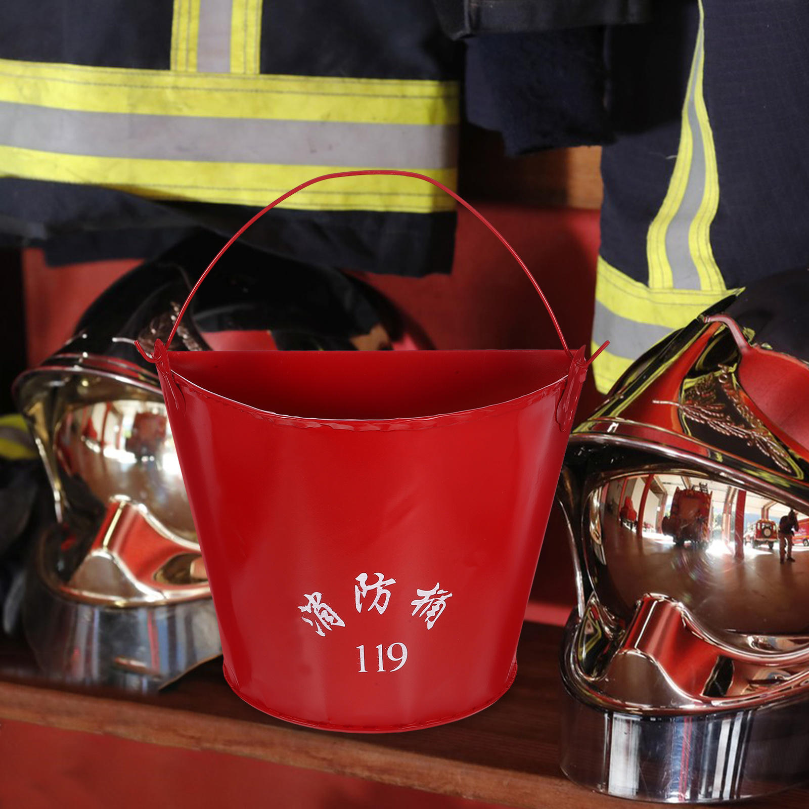 1pc Rot Feuer Notfall Sand Eimer Verdickt Eisen Halbrunden Design Für Feuer Station Bier Wein Lagerung Feuerwehr ausrüstung