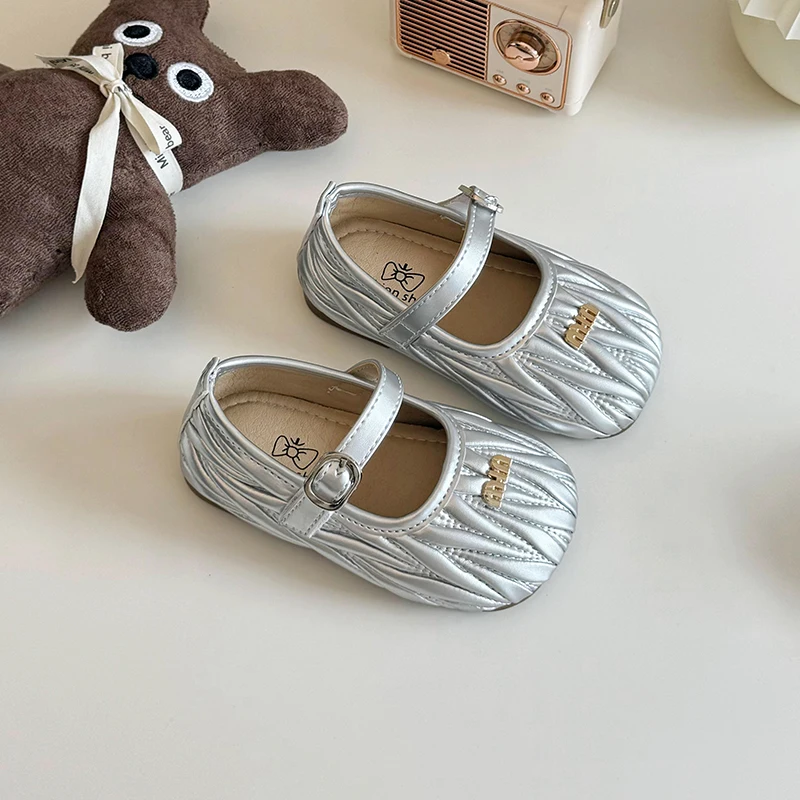 2024 ฤดูใบไม้ผลิฤดูใบไม้ร่วงสาวใหม่ขนาดเล็ก PU รองเท้าหนังเด็กนุ่ม soled รอบ Toe Loafer One-Foot Casual Flats