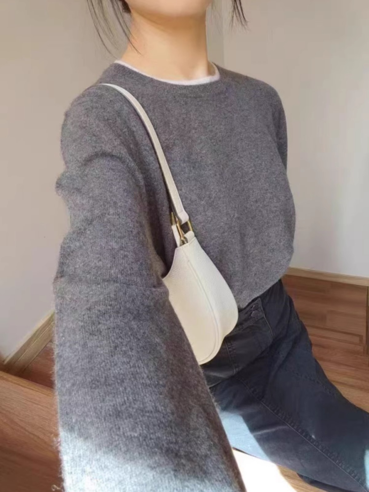 Round neck pure cashmere sweater women's autumn and winter pullover loose large size wool bottom sweater knit sweater