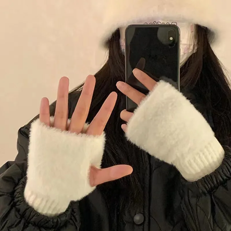 Fashionable Half Finger Gloves Suitable for Women's Soft and Warm Winter Luxurious Solid Color Plush Knitted Fingerless Gloves
