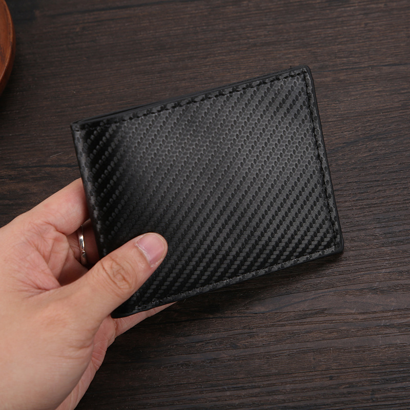 Portafoglio corto da uomo con motivo in fibra di carbonio, fermasoldi di grande capacità, portamonete multiplo bifold sottile minimalista con finestra identificativa