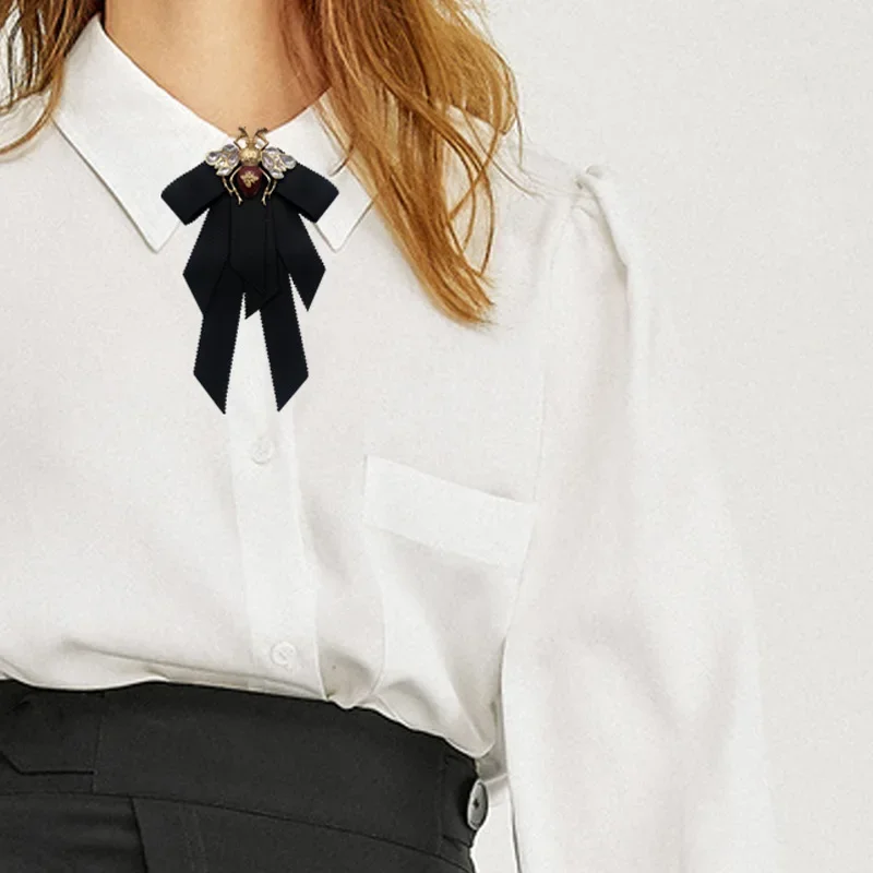 Koreanische Version der Retro Schwarz Biene Fliege Broschen Mode männer und frauen College Stil Hemd Zubehör