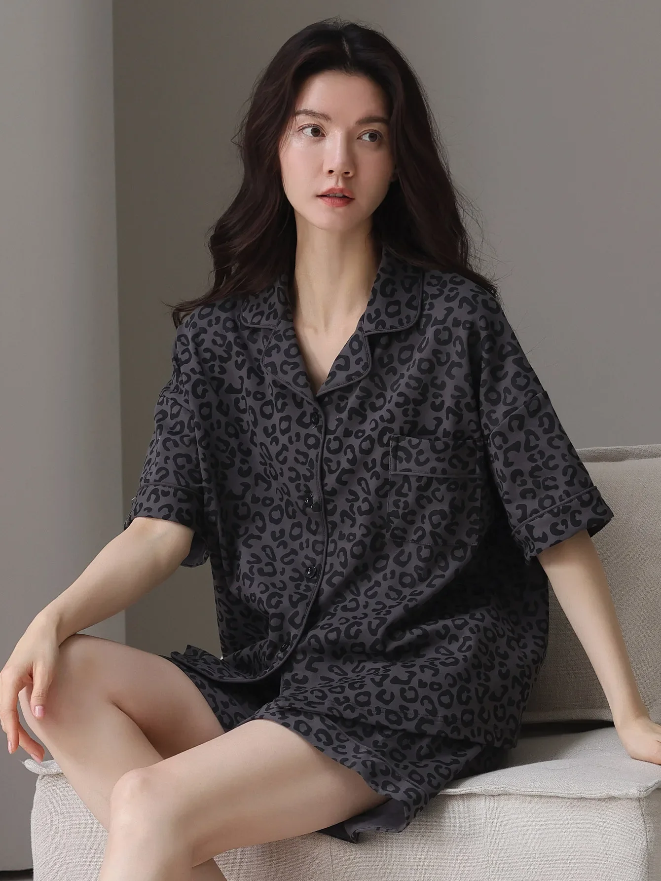 Piyama Musim Panas Wanita, Kardigan Kerah, Celana Pendek Lengan Pendek Motif Macan Tutul, Pakaian Rumah Bernilai Tinggi Baru 2025 Set Dua Potong