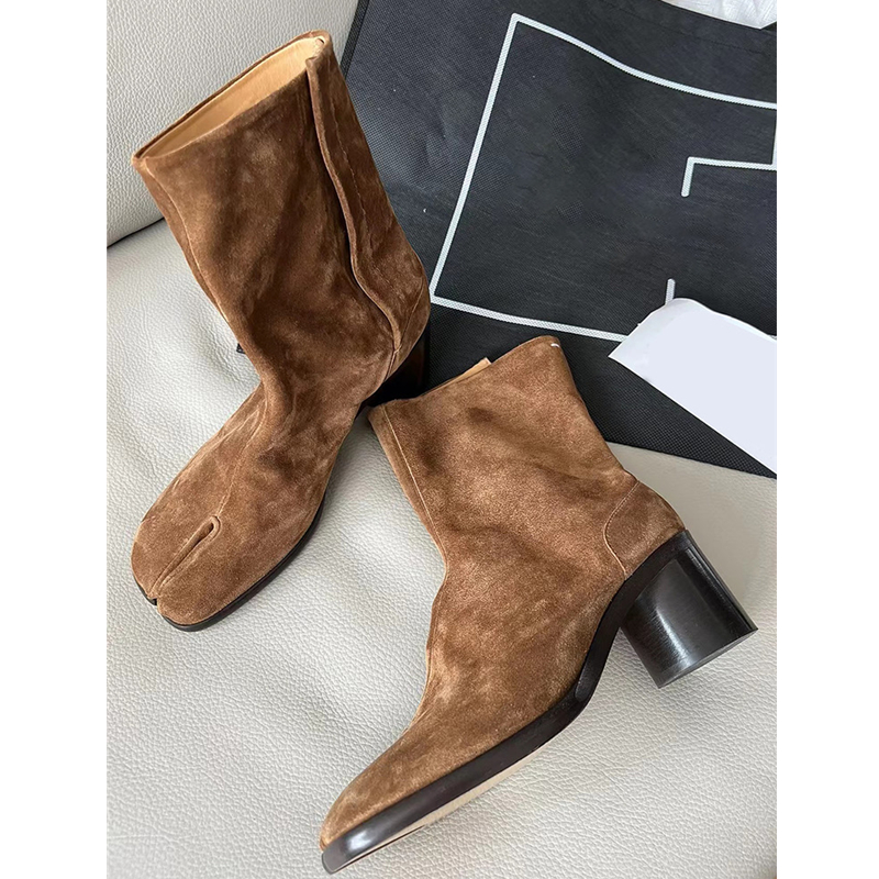2024 Otoño Invierno cuero suave punta abierta Tabi botines de mujer moda tacones altos gruesos zapatos gruesos estilo Ins botines cortos