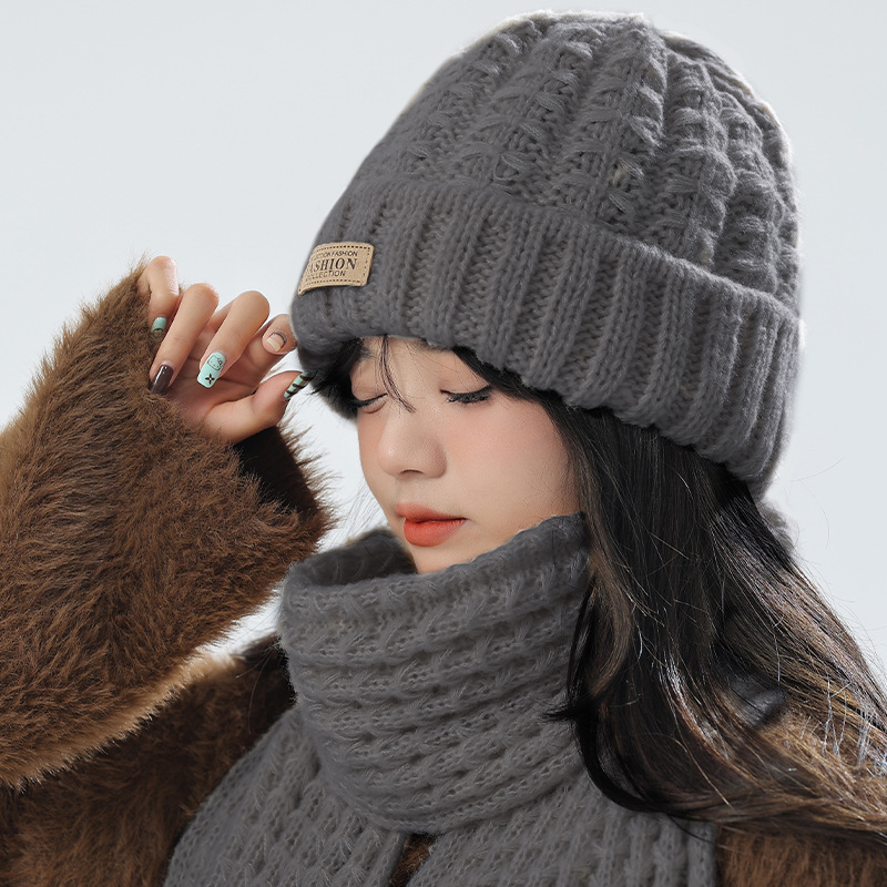 Knitted Hat Scarf Two-Piece Suit, Women's Winter Warm Neck Guard, Face Showing Face, Small Wild Beanie