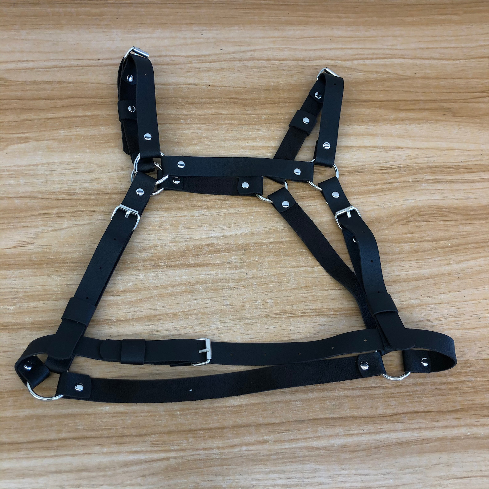 Cinturón de cintura a la moda para mujer, correa de cuero, correa para el pecho, tirantes decorativos, correas de arnés, accesorios de ropa gótica