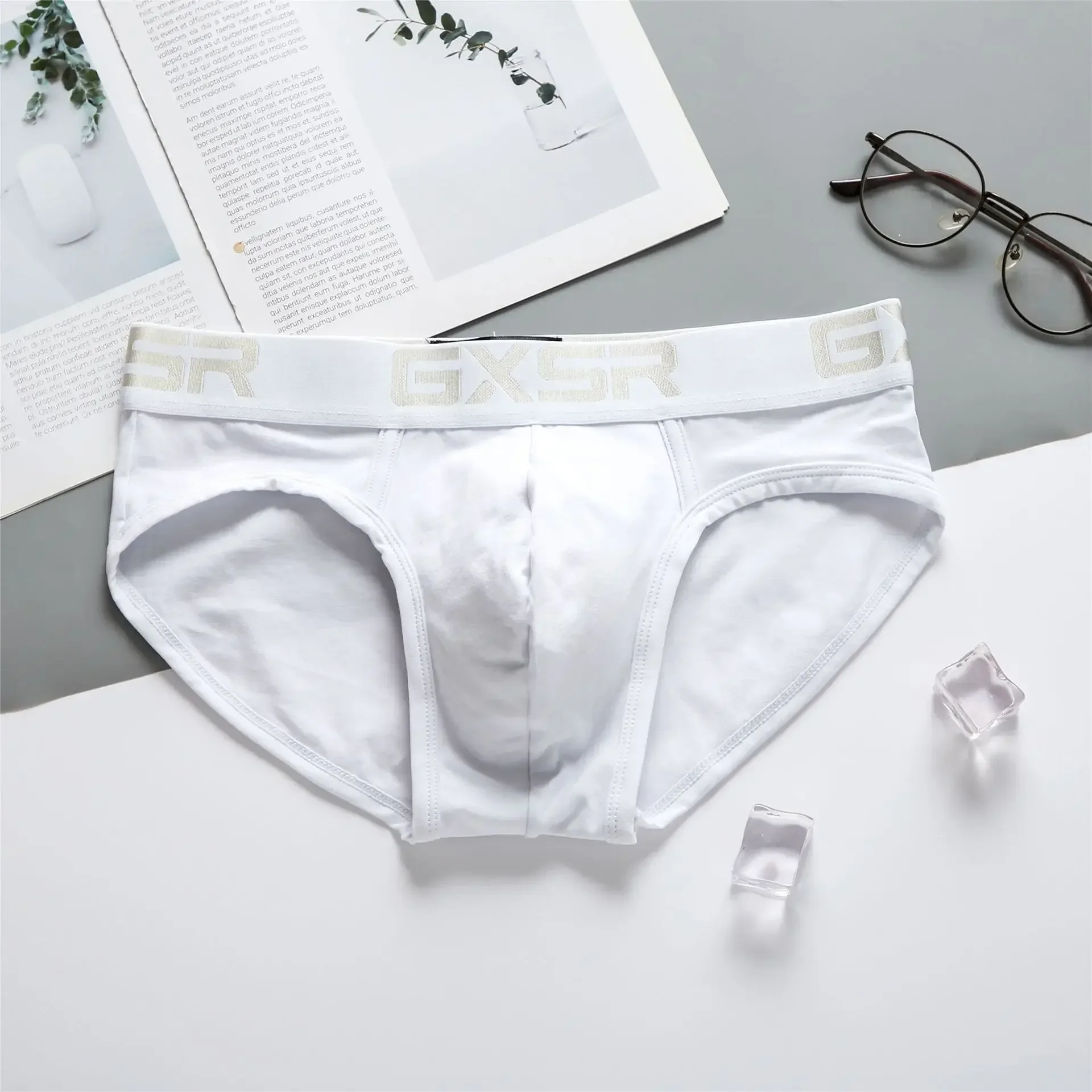 New men's cotton underwear with low waist, breathable and comfortable solid color basic men's briefs