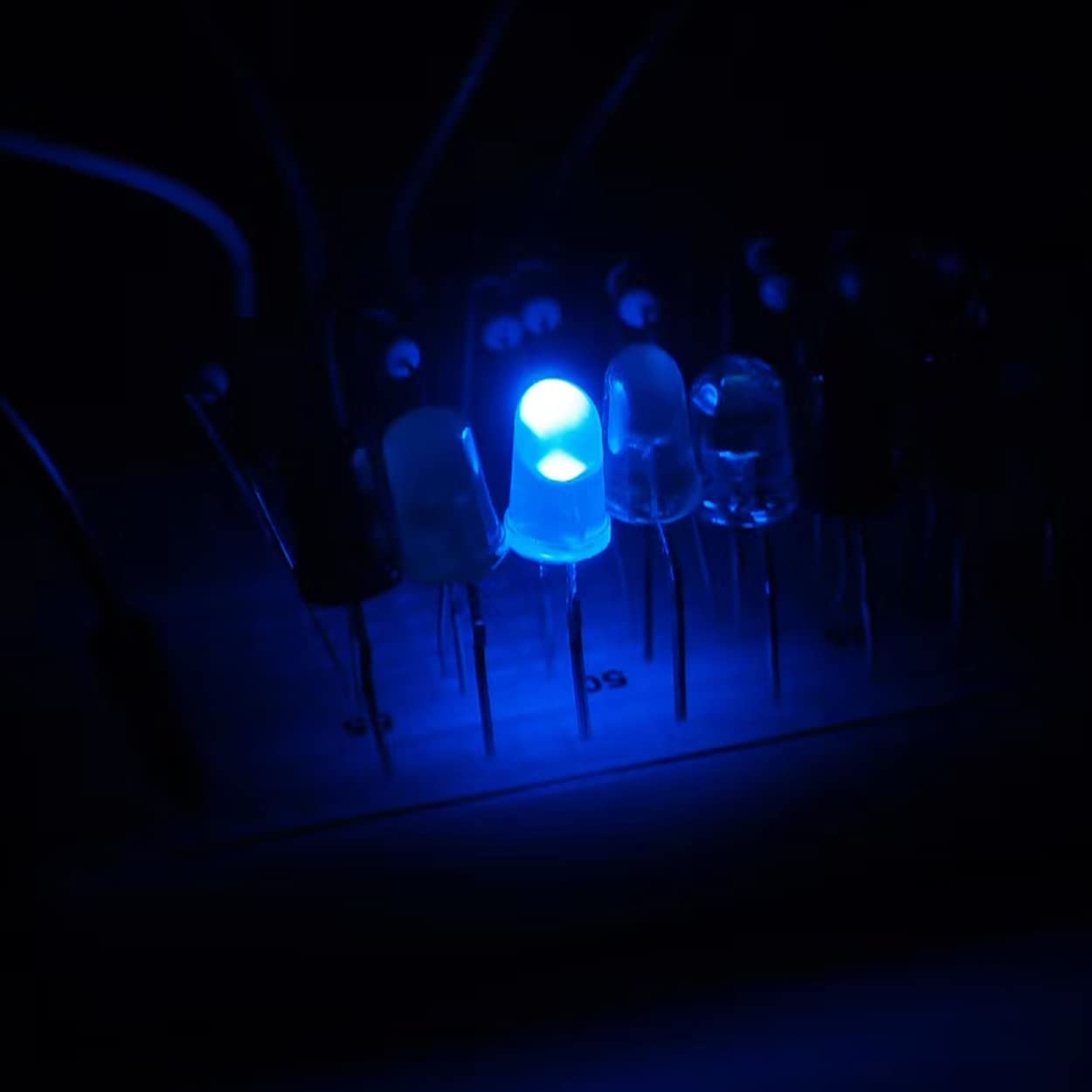 led Resistor kit 600Pcs 30 Values 1/4W Resistor Kit + 200Pcs 5Colors 3mm&5mm LED Light Emitting Diode for Arduino Projects