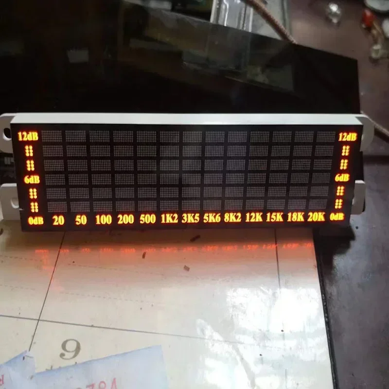 Display elettronico a LED con spettro musicale controllato dal suono con pickup di luce ambientale e ritmo atmosferico