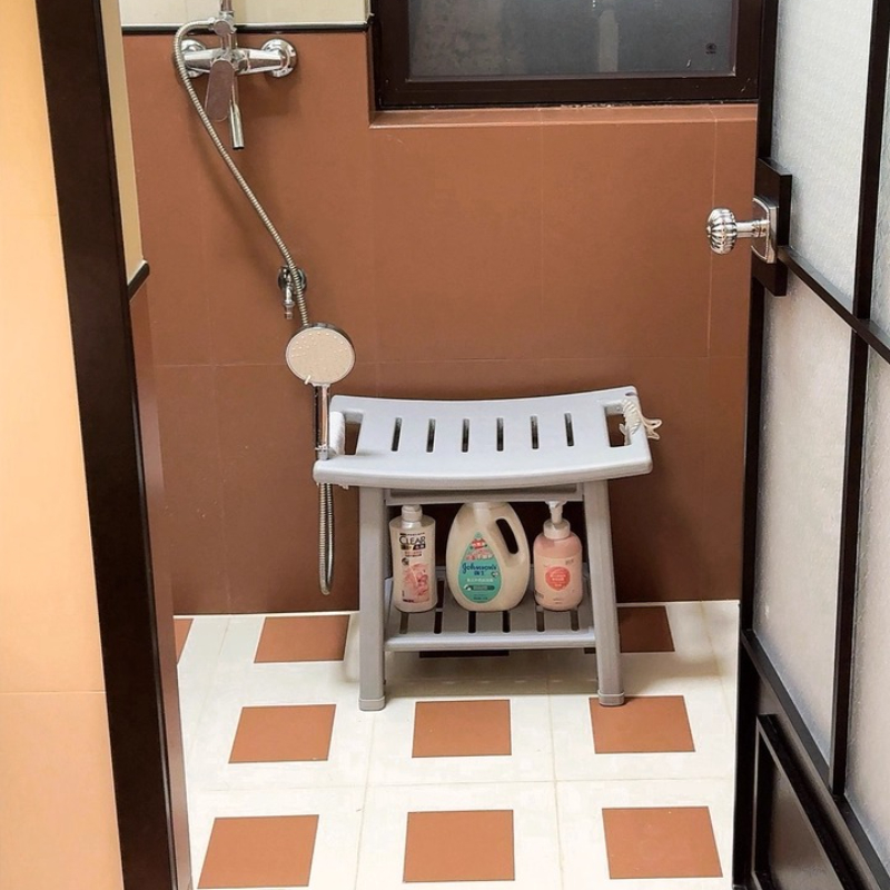 Taburete de ducha antideslizante, asiento de almacenamiento resistente a moho, banco de baño de dos pisos con organizador, banco de cambio de entrada móvil