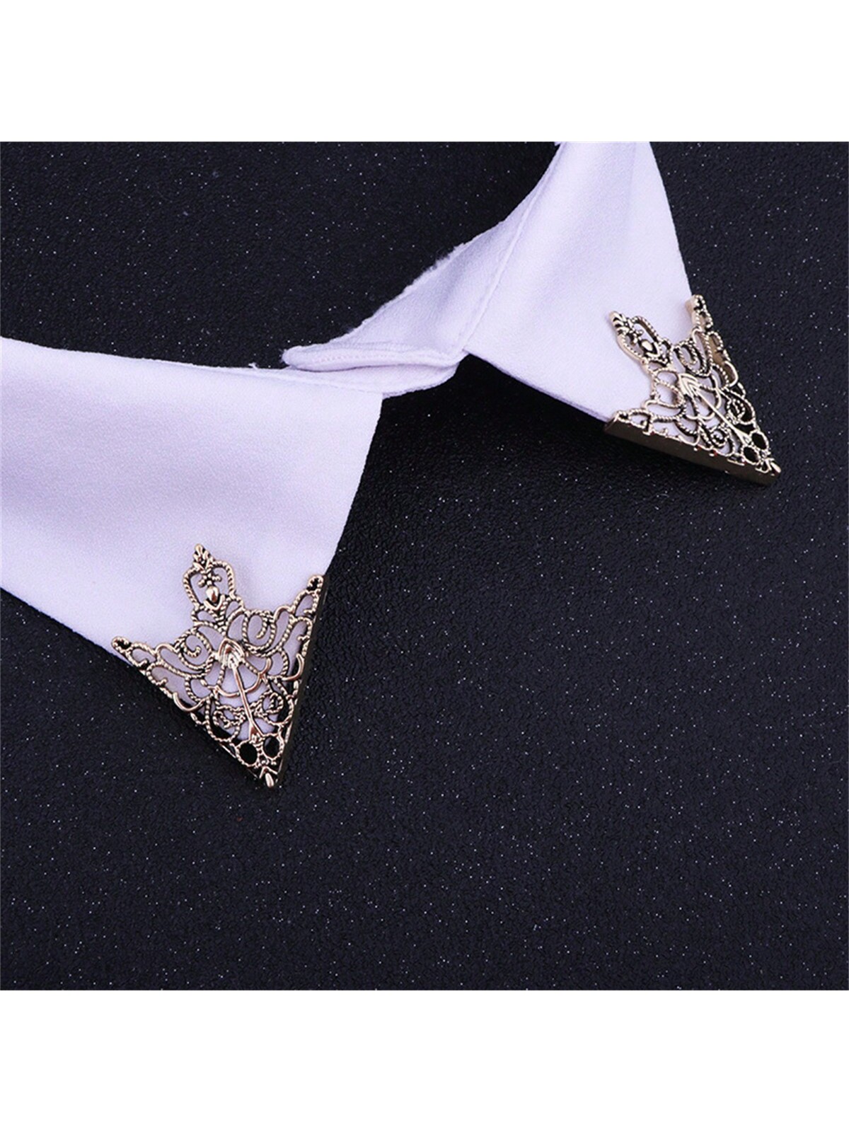 Épingle à motif rétro pour hommes et femmes, couronne creuse, insigne d'angle UR, accessoires triangle, mode européenne et américaine