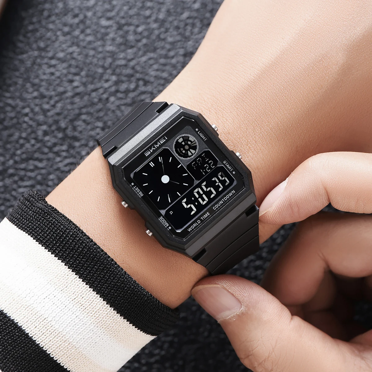 Reloj electrónico deportivo Digital SKMEI con ahorro de luz diurna para hombres y mujeres, Reloj de pulsera cronógrafo resistente al agua para estudiantes al aire libre