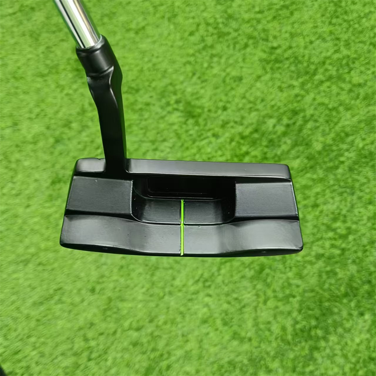 Palos de golf Putter de golf de pie bajo centro de gravedad es estable eje de acero inoxidable Putter para hombres con línea de puntería