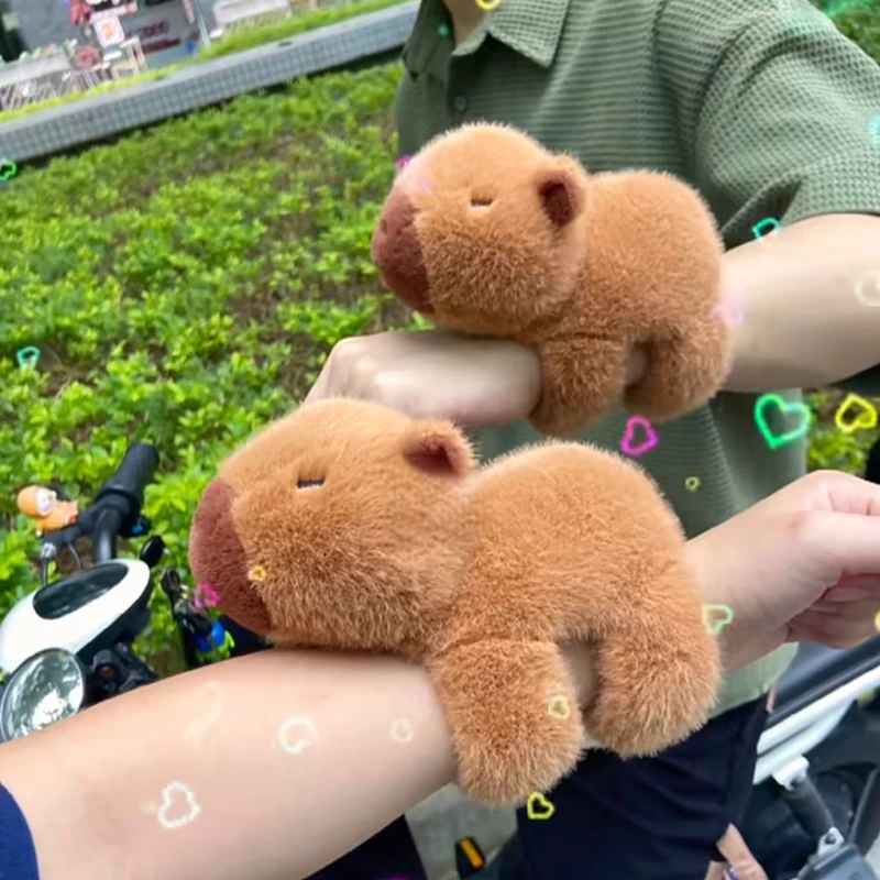 Urocza kapibara zwierząt Slap Snap Wrap bransoletka na nadgarstek pluszowe wypchane zwierzę Kawaii kapibara pierścień na rękę opaska na nadgarstek Kid śmieszne zabawki