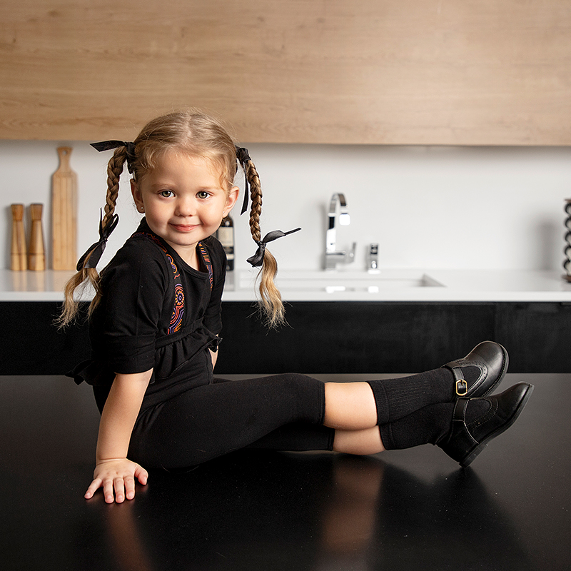 Conjunto familiar con capucha de algodón negro, vestido de rizo francés para niña, camisa con capucha, top, mameluco de bebé para otoño, negro con adornos coloridos