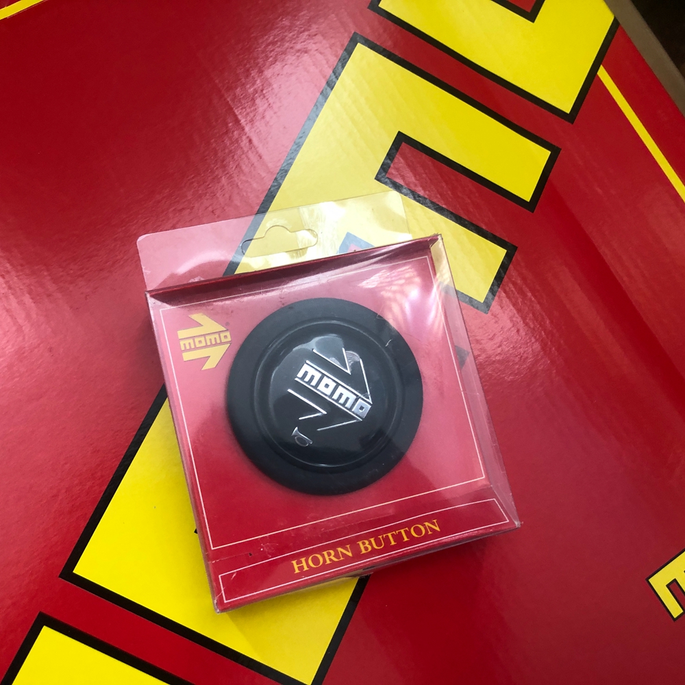 レーシングドリフトユニバーサル MOMO ステアリングホイールホーンボタン車 JDM ステアリングホイールボランチホーンボタン VW ホンダトヨタ BMW 日産