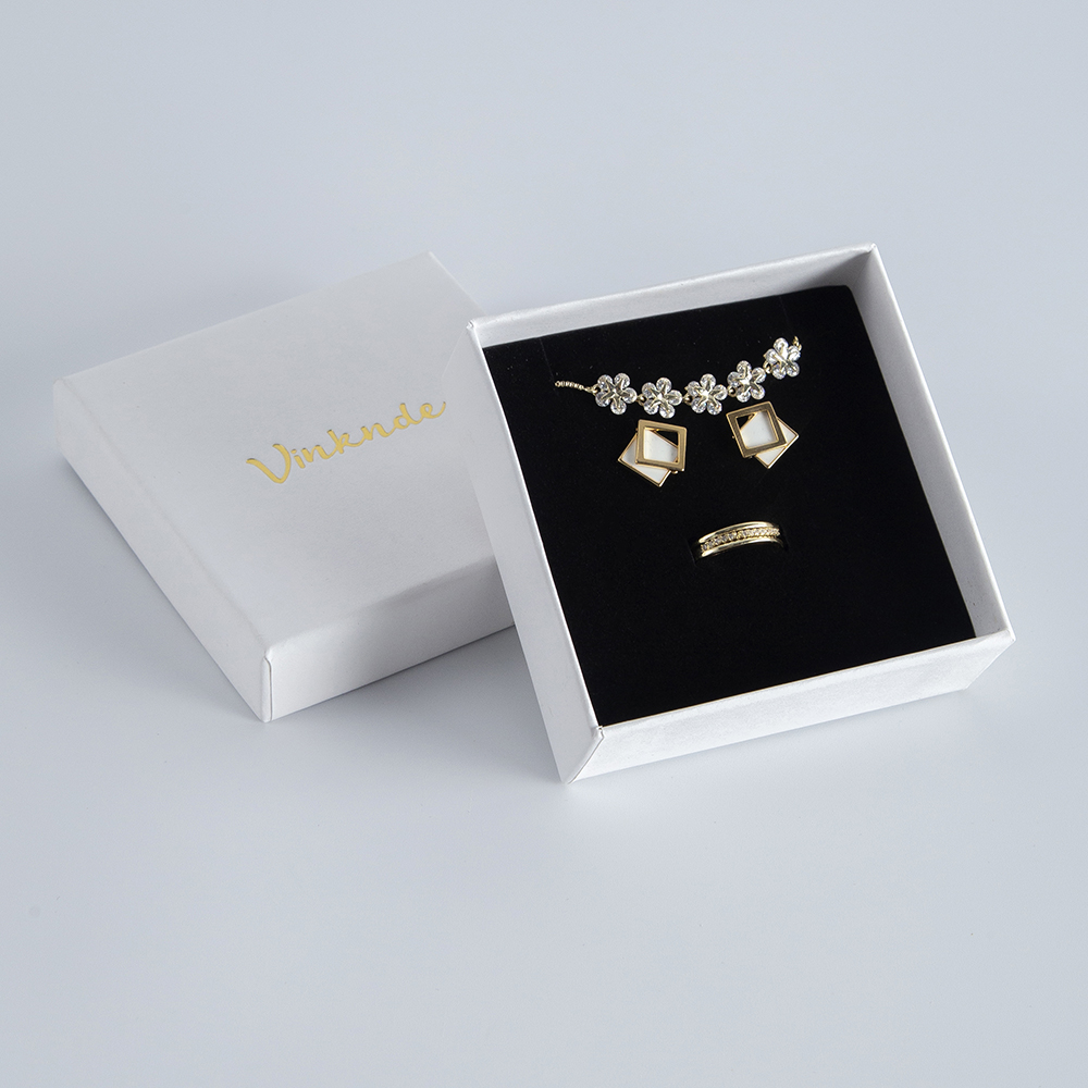 50 Stück Kraft-Geschenkboxen mit individuellem Logo, schwarz, weiß, braun, Papier, kleines Etui, Karton, Ringe, Ohrringe, Reisen, Schmuck, Verpackung, Karton